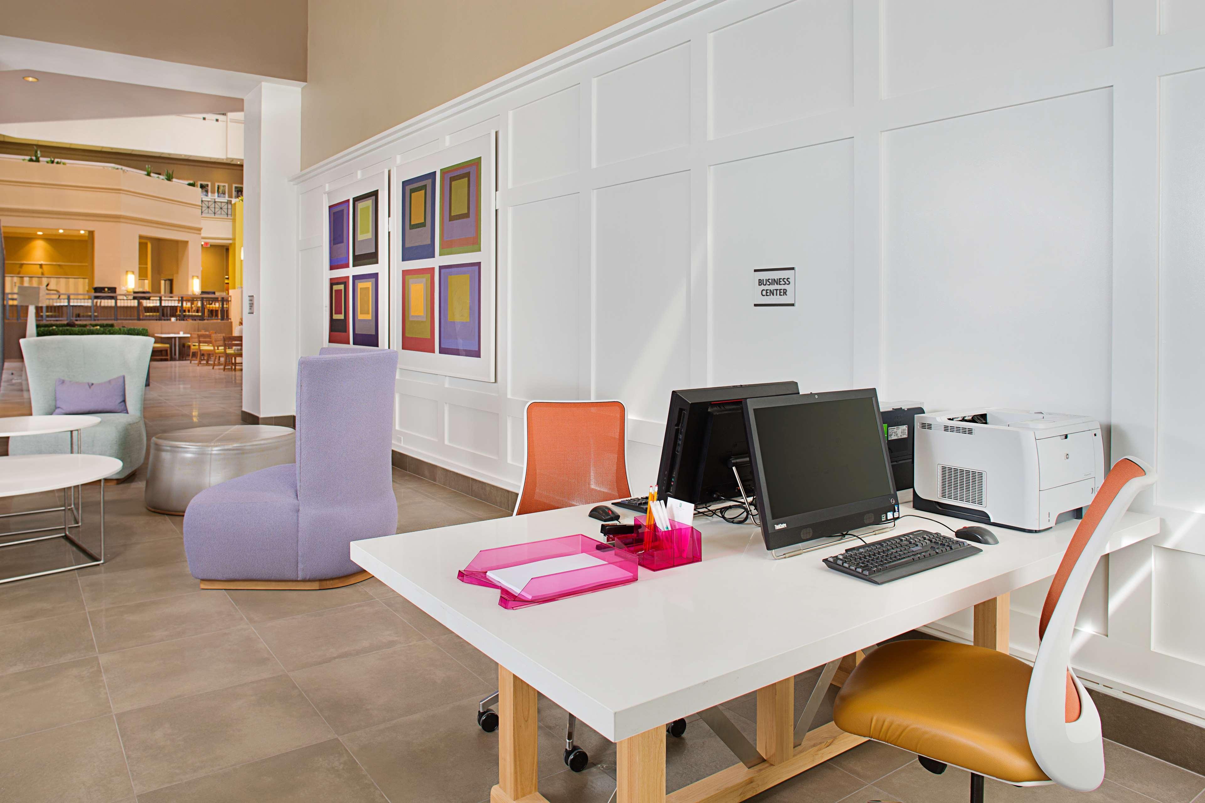 Embassy By Hilton Bay Downtown 3*