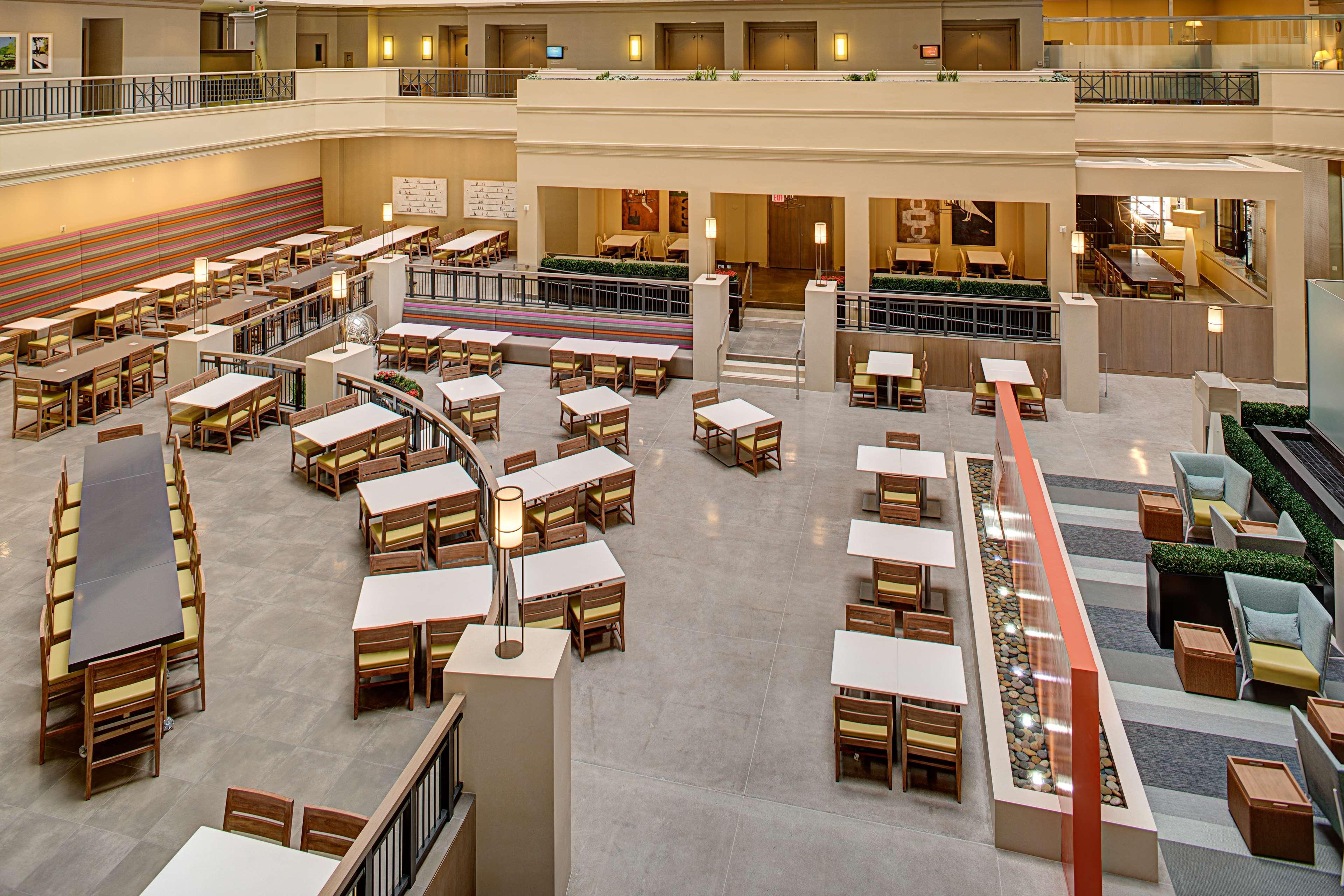 Embassy By Hilton Bay Downtown Hotel 3*