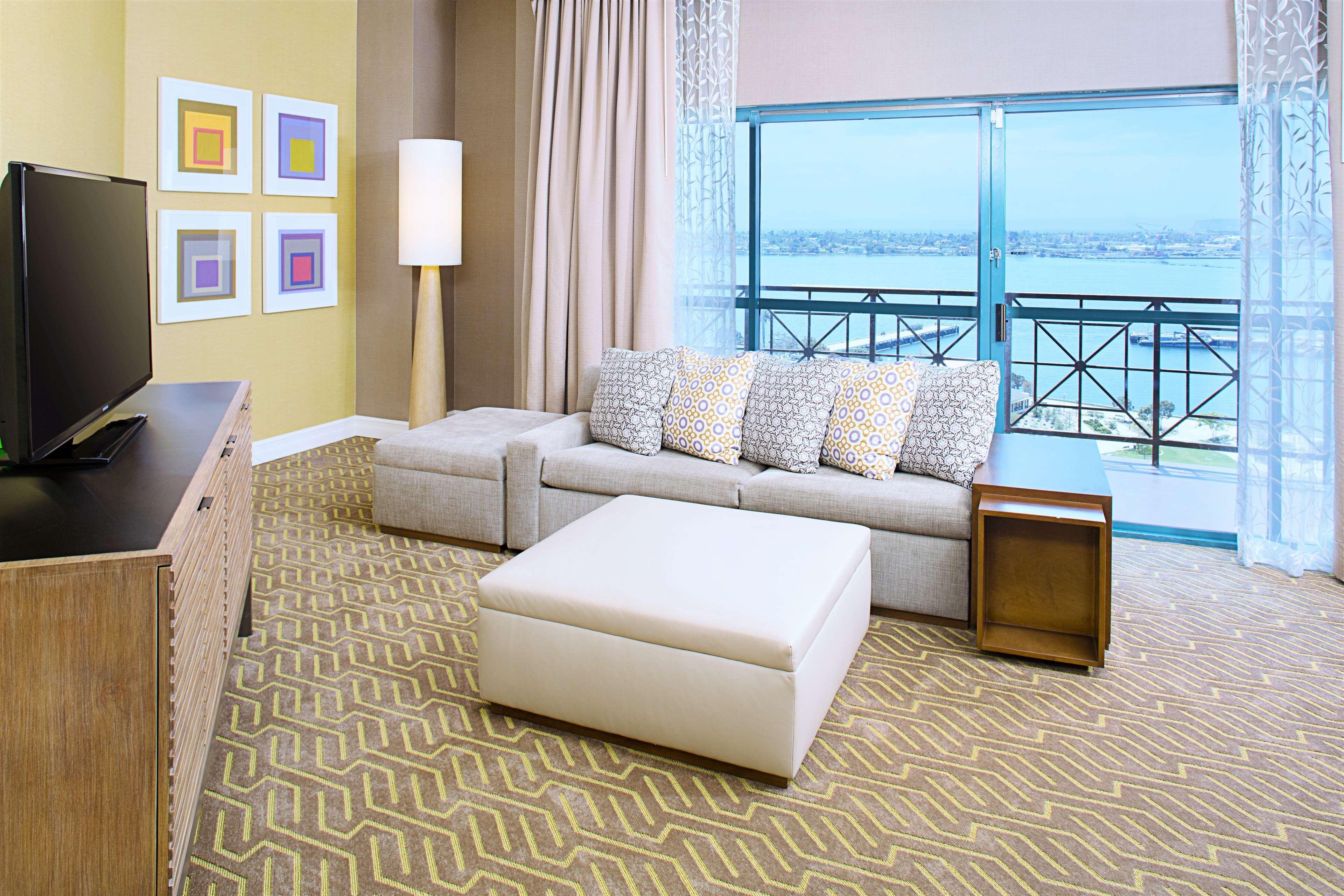 Hotel Embassy By Hilton Bay Downtown