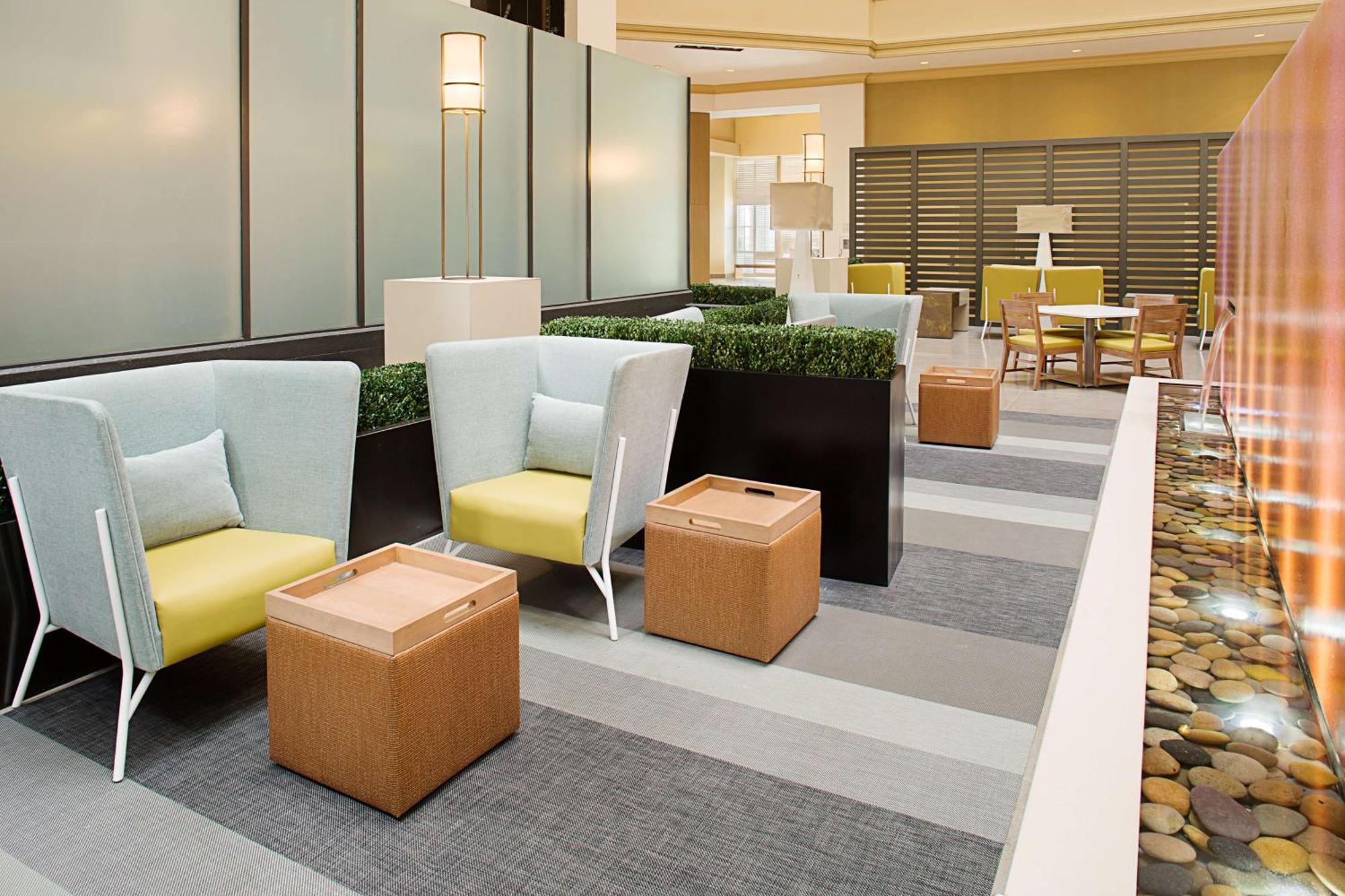 Embassy By Hilton Bay Downtown 3*